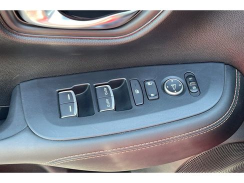 Certified 2025 Honda HR-V Sport image 12
