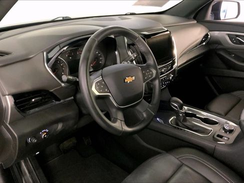 Used 2023 Chevrolet Traverse LT image 14