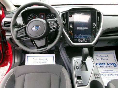 Used 2025 Subaru Crosstrek 2.5i Premium AWD/4WD image 12