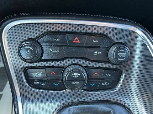 Used 2015 Dodge Challenger R/T Plus image 30