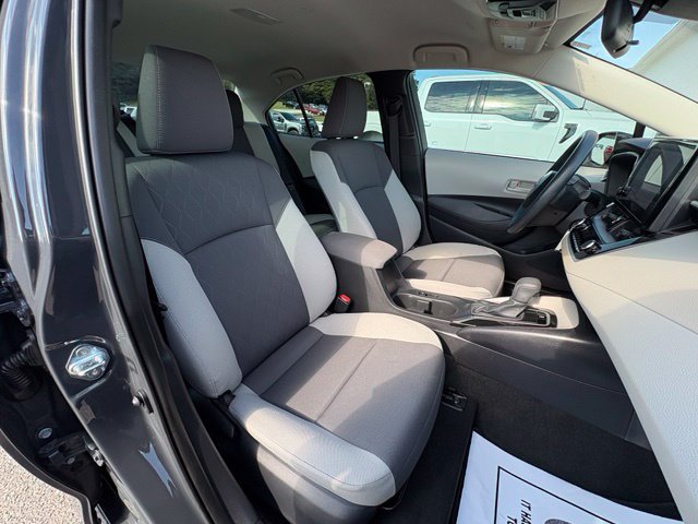 Used 2025 Toyota Corolla LE FWD image 23