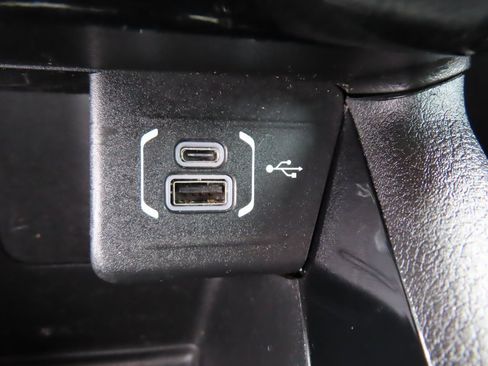 Certified 2023 Jeep Compass Limited image 9