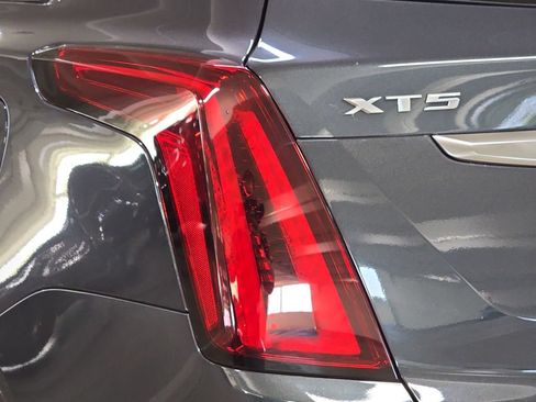 Used 2021 Cadillac XT5 Premium Luxury FWD image 33