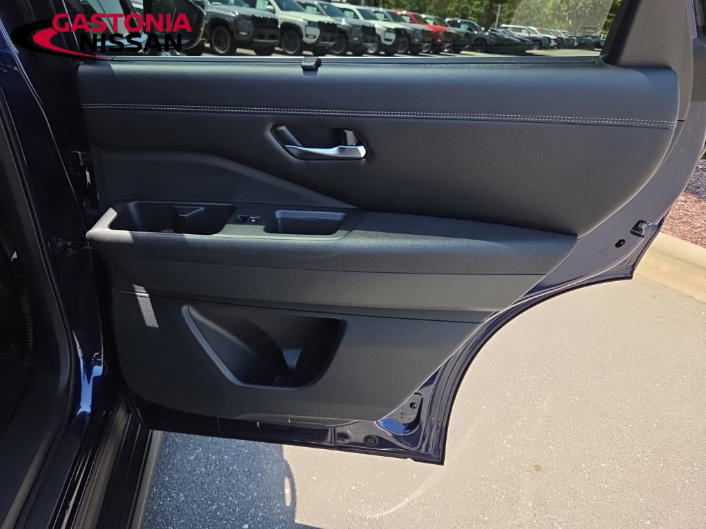 Certified 2024 Nissan Pathfinder Platinum w/ Cargo Package FWD image 41
