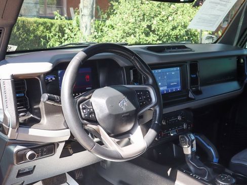 Used 2022 Ford Bronco Black Diamond image 22