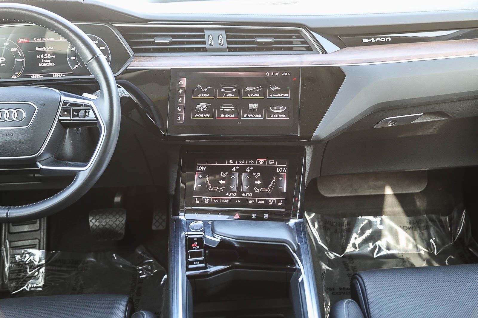 Used 2019 Audi e-tron Prestige w/ Prestige Package AWD/4WD image 13