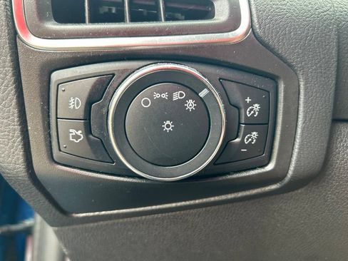 Used 2013 Ford Focus Titanium w/ Titanium Handling Pkg FWD image 19