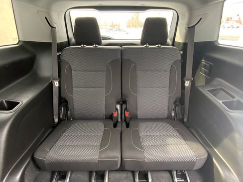 Used 2023 GMC Acadia SLE w/ Driver Convenience Package image 40