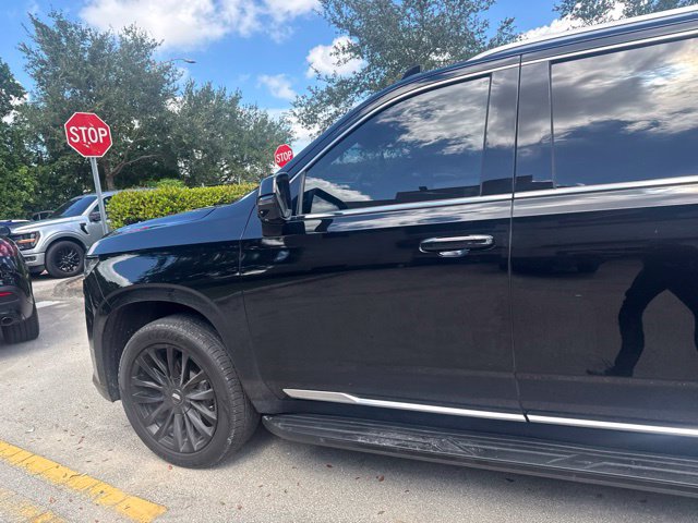 Used 2023 Cadillac Escalade ESV Premium Luxury AWD/4WD image 9