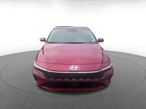 Used 2025 Hyundai Elantra SEL FWD image 4