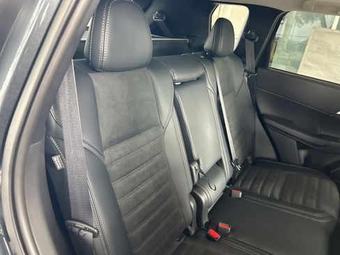 New 2025 Mitsubishi Outlander SE image 26