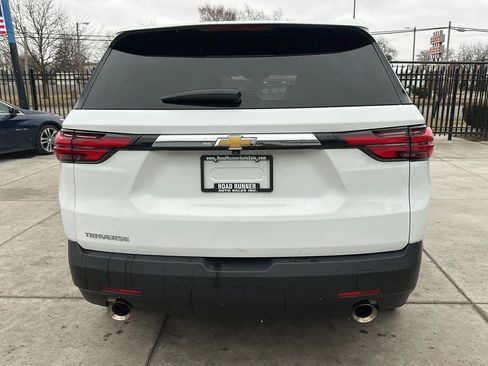 Used 2023 Chevrolet Traverse LS image 6