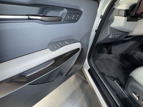 New 2026 Kia EV9 Wind image 17