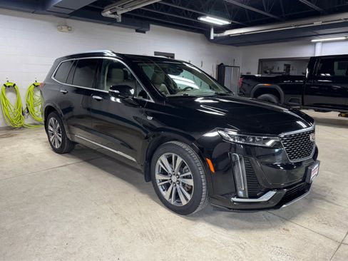 Used 2020 Cadillac XT6 Premium Luxury w/ Platinum Package image 3