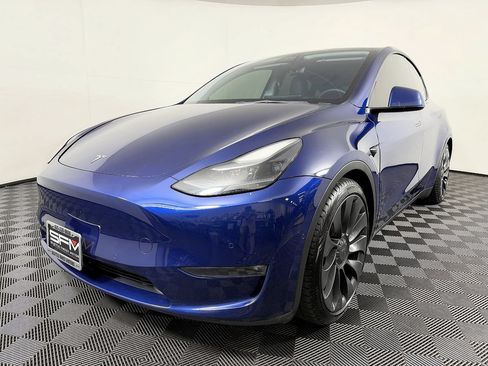 Used 2022 Tesla Model Y Performance AWD/4WD image 3
