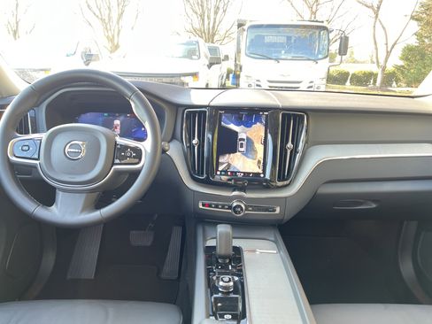 Used 2025 Volvo XC60 B5 Plus w/ Climate Package image 29