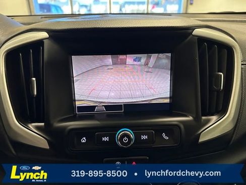 Used 2024 GMC Terrain SLE w/ Driver Convenience Package image 4