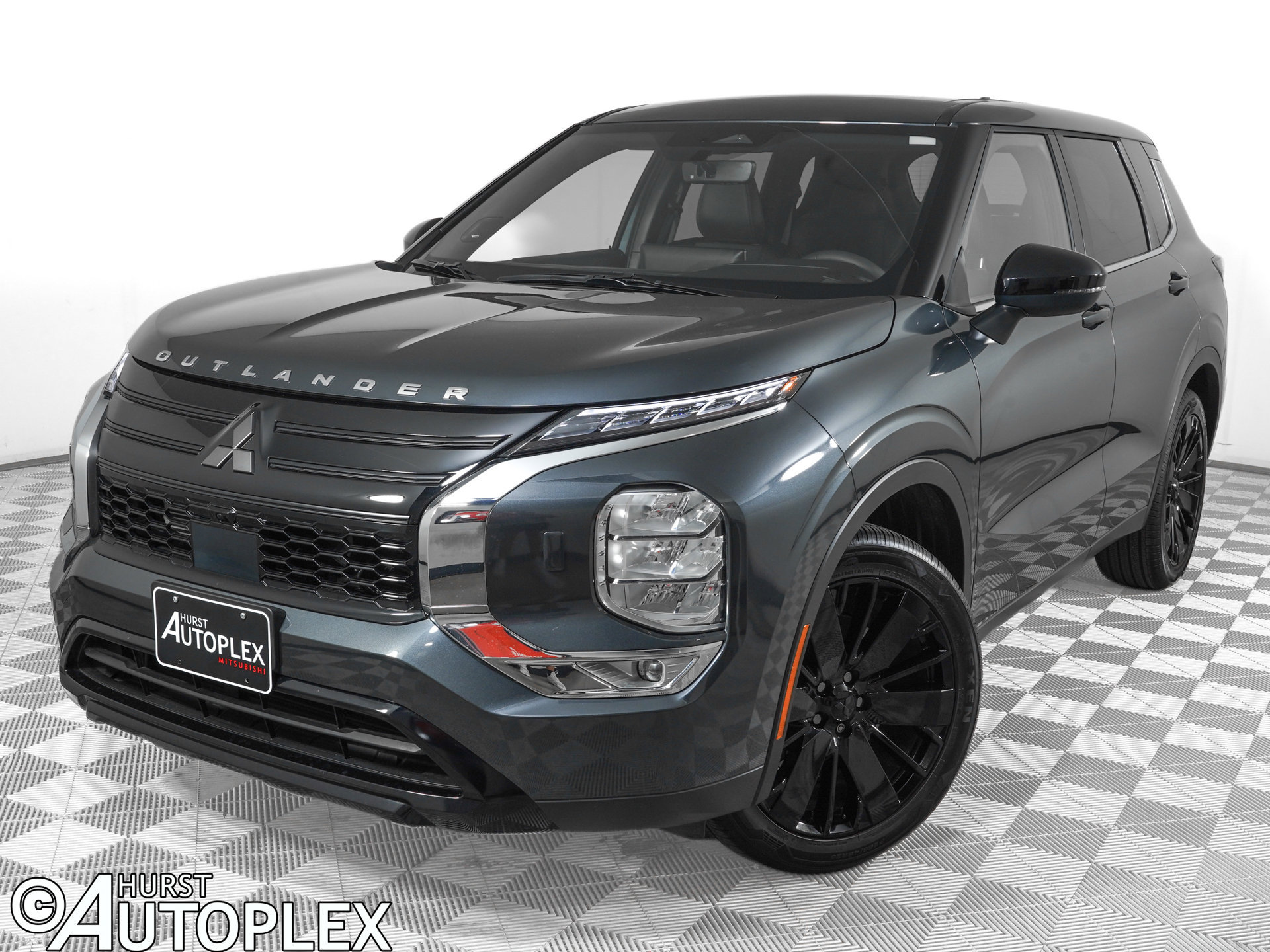 Used 2026 Mitsubishi Outlander LE AWD/4WD image 1