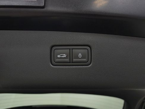 Used 2025 Genesis GV70 3.5T Sport w/ Sport Advanced Package AWD/4WD image 10