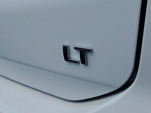 Used 2024 Chevrolet Equinox LT FWD image 34