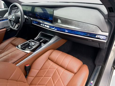 Used 2023 BMW 760i xDrive AWD/4WD image 16