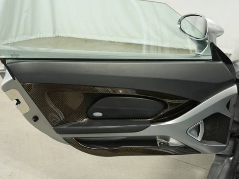 Used 2005 Porsche Carrera GT image 23