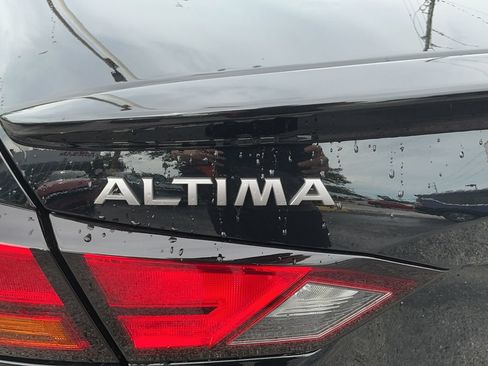 Certified 2025 Nissan Altima 2.5 SR FWD image 39