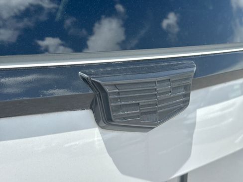Used 2018 Cadillac Escalade ESV Luxury RWD image 18