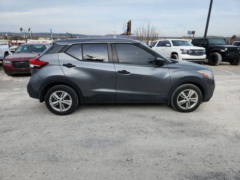 Used 2020 Nissan Kicks S image 6
