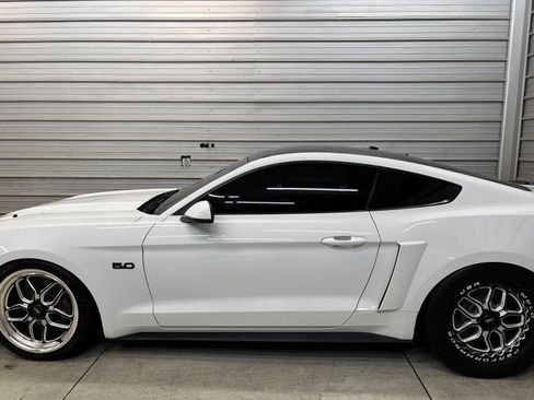 Used 2017 Ford Mustang GT Premium w/ GT Performance Package RWD image 7