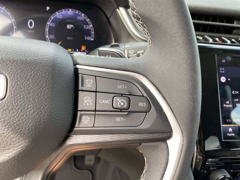 Certified 2023 Jeep Grand Cherokee Laredo AWD/4WD image 15