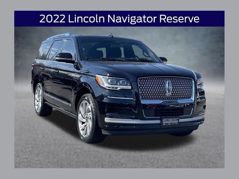 Used 2022 Lincoln Navigator Reserve image 1