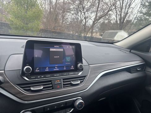 Used 2025 Nissan Altima 2.5 SV image 34