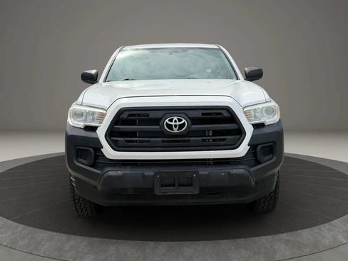 Used 2016 Toyota Tacoma SR RWD image 2