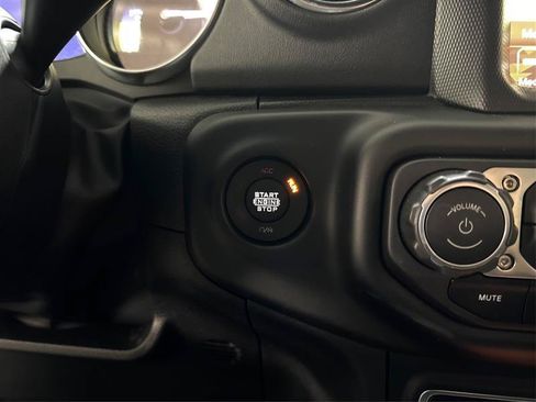 Used 2023 Jeep Wrangler Unlimited Sahara w/ Cold Weather Group AWD/4WD image 28