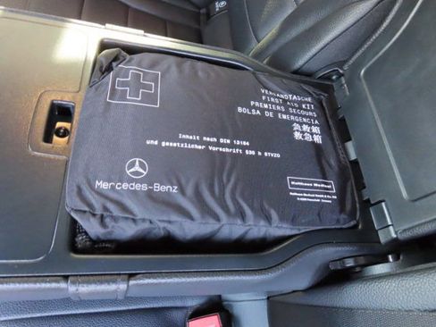 Used 2015 Mercedes-Benz C 300 Sedan image 14