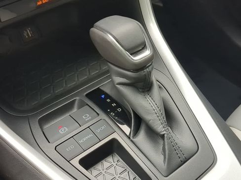 Used 2024 Toyota RAV4 XLE Premium image 34