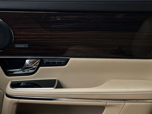 Used 2013 Jaguar XJ L Portfolio AWD/4WD image 8