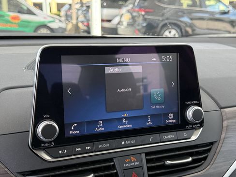 Used 2025 Nissan Altima 2.5 SV FWD image 20