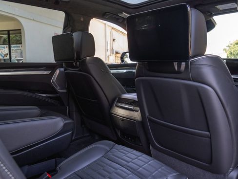 Used 2026 Cadillac Escalade V w/ LPO, ONYX Package AWD/4WD image 25