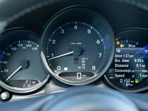 New 2026 Porsche Macan AWD/4WD image 17