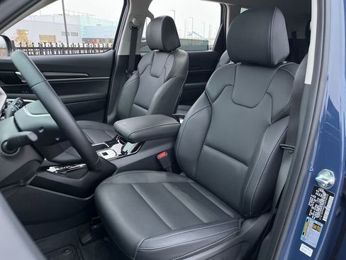 Used 2025 Kia Telluride S image 24
