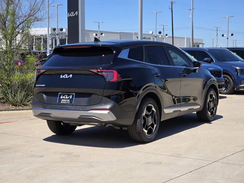 New 2026 Kia Sportage EX image 4