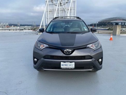 Used 2018 Toyota RAV4 Adventure AWD/4WD image 3