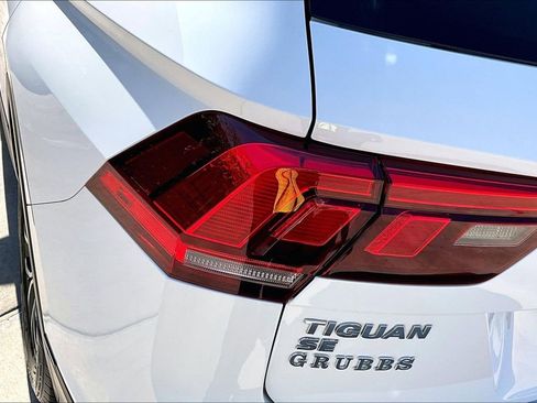 Used 2019 Volkswagen Tiguan SE image 41