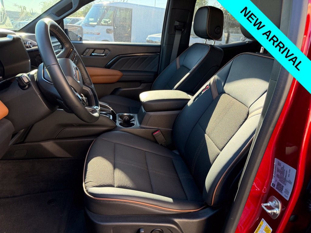 Used 2024 GMC Canyon AT4 w/ Canyon Safety Plus Package AWD/4WD image 5