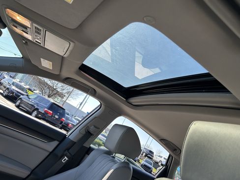 Used 2018 Honda Accord Touring image 23