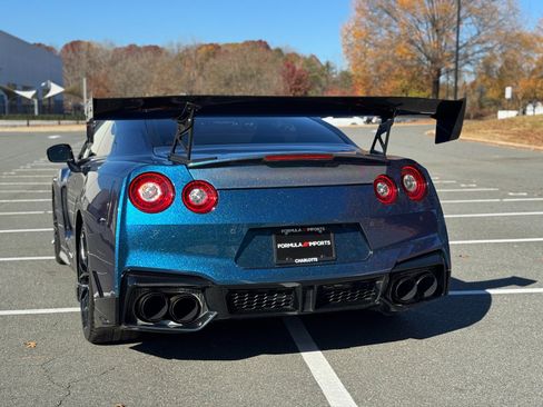 Used 2024 Nissan GT-R Premium w/ Premium Interior Package image 9