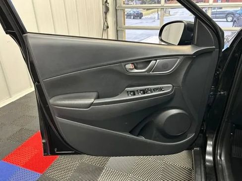 Used 2019 Hyundai Kona Limited FWD image 10