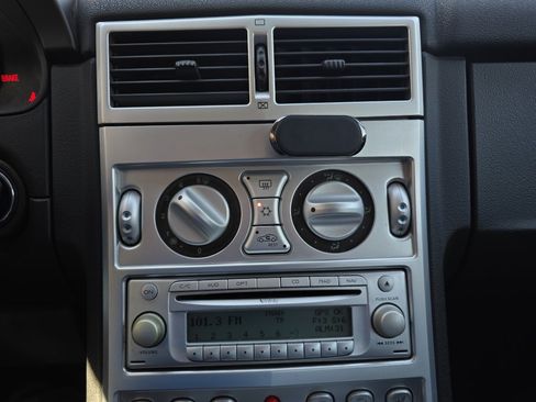 Used 2005 Chrysler Crossfire Limited image 7